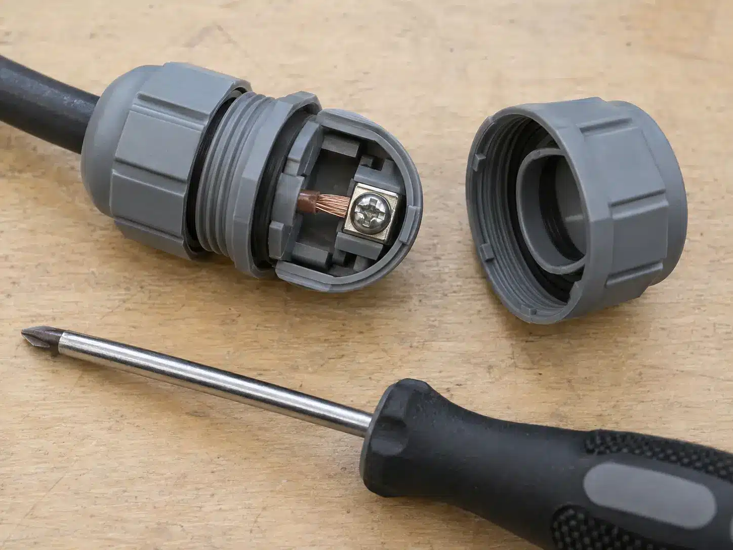 waterproof DC connector terminal and 2.5 mm² conductor