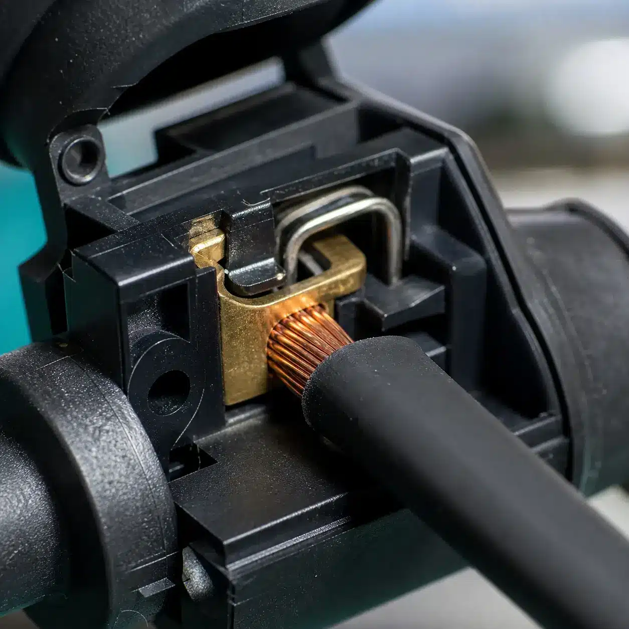 Street Light Waterproof Connector Case Study: 2025 Container-Scale IP68 Delivery